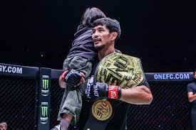 [中超]卡扎大四喜马德鲁加双响 泰山6-0大胜国安